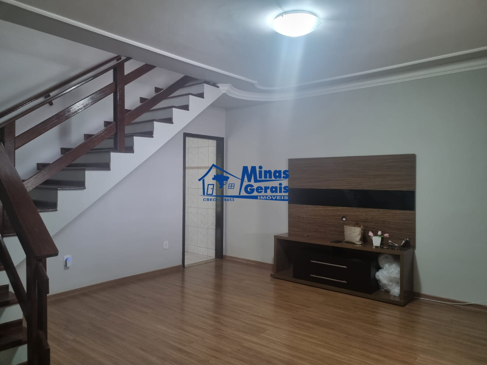 Casa à venda com 3 quartos, 99m² - Foto 4