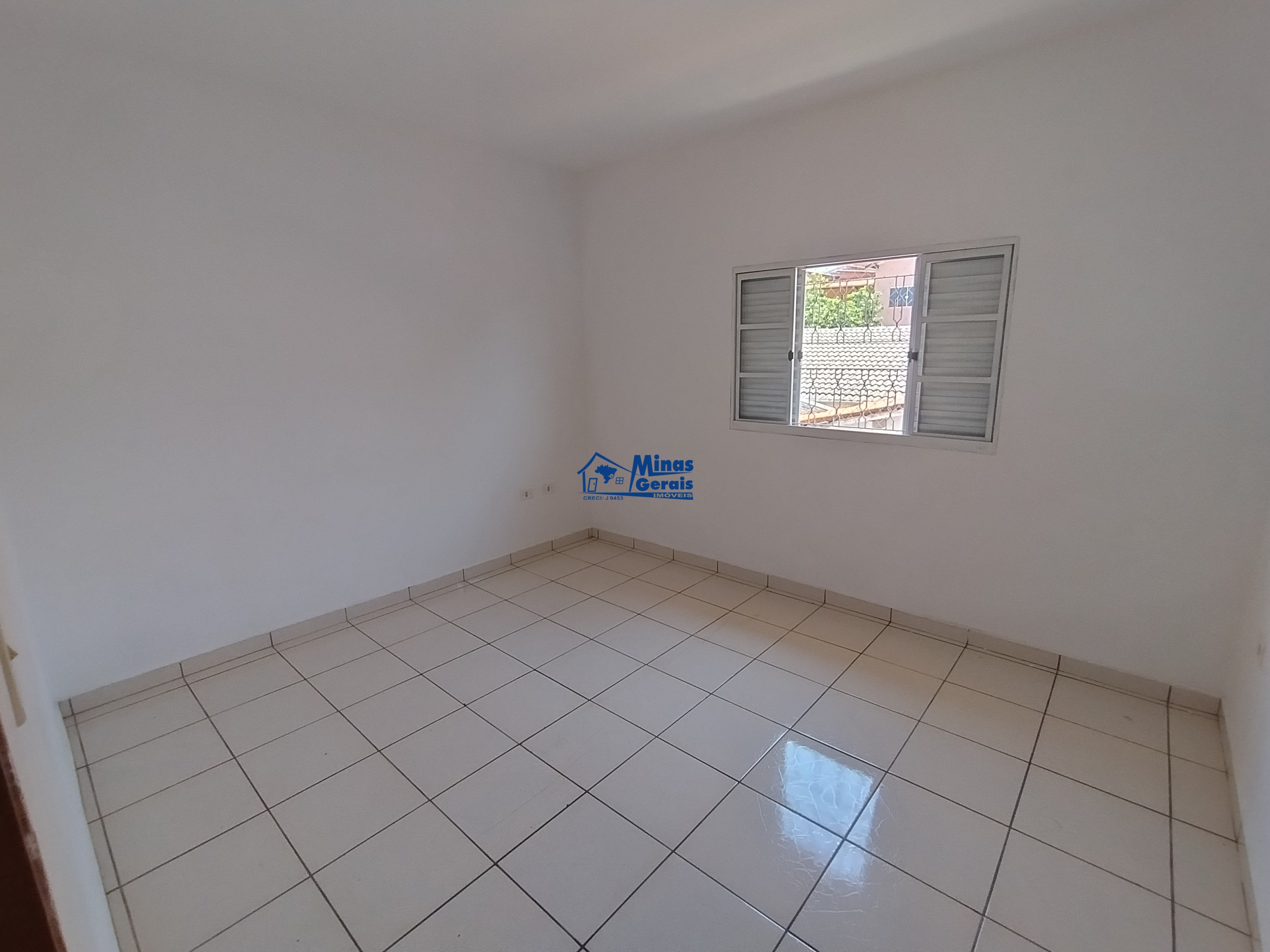 Casa para alugar com 2 quartos, 75m² - Foto 13