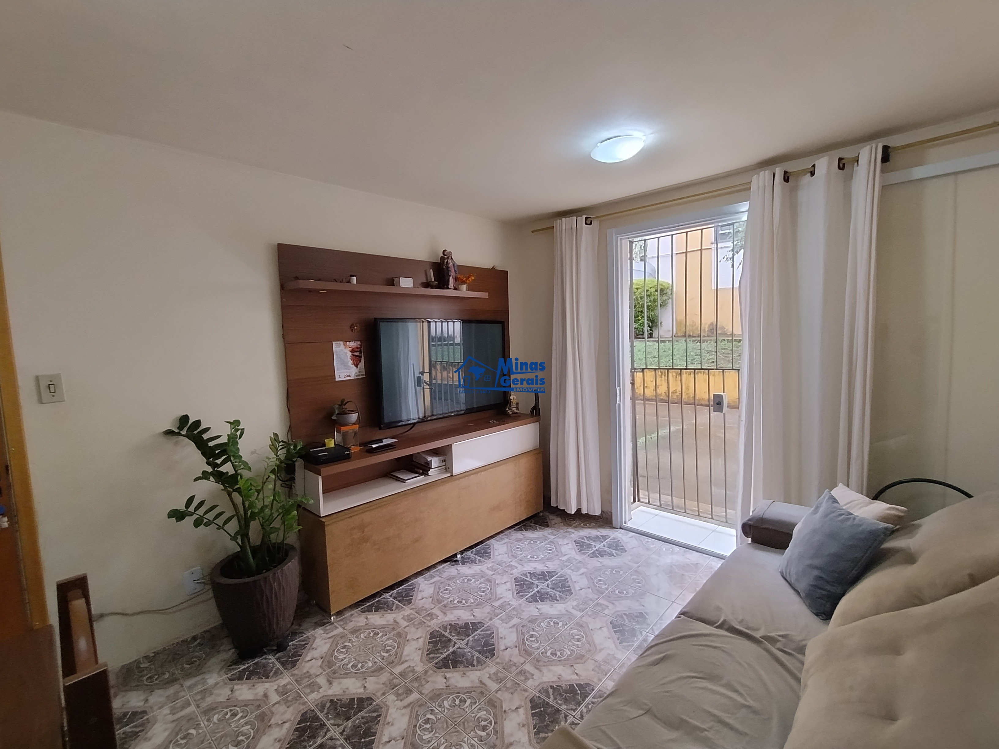 Apartamento à venda com 2 quartos, 49m² - Foto 2