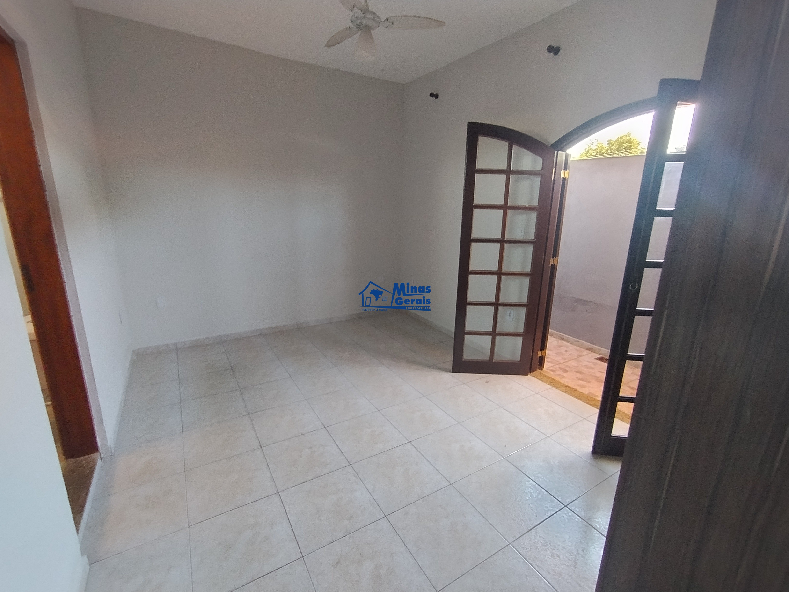 Casa para alugar com 2 quartos, 60m² - Foto 10