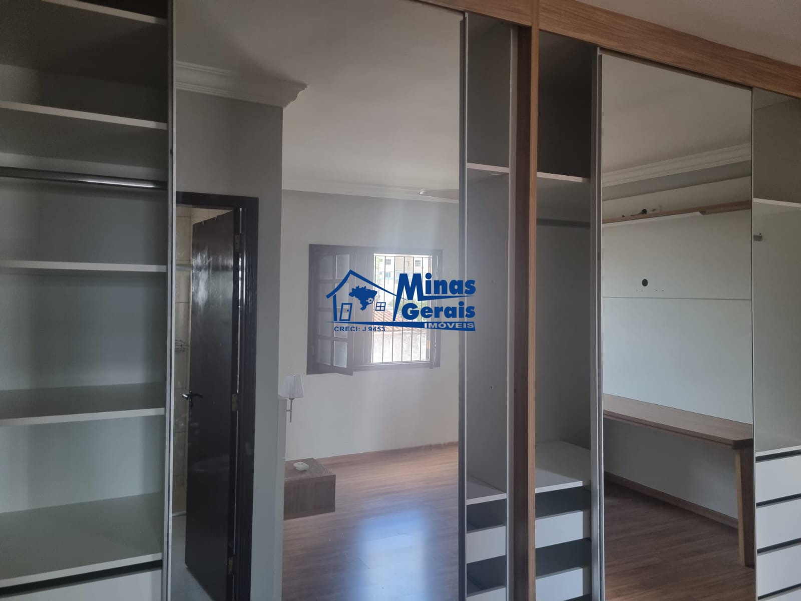 Casa à venda com 3 quartos, 99m² - Foto 14