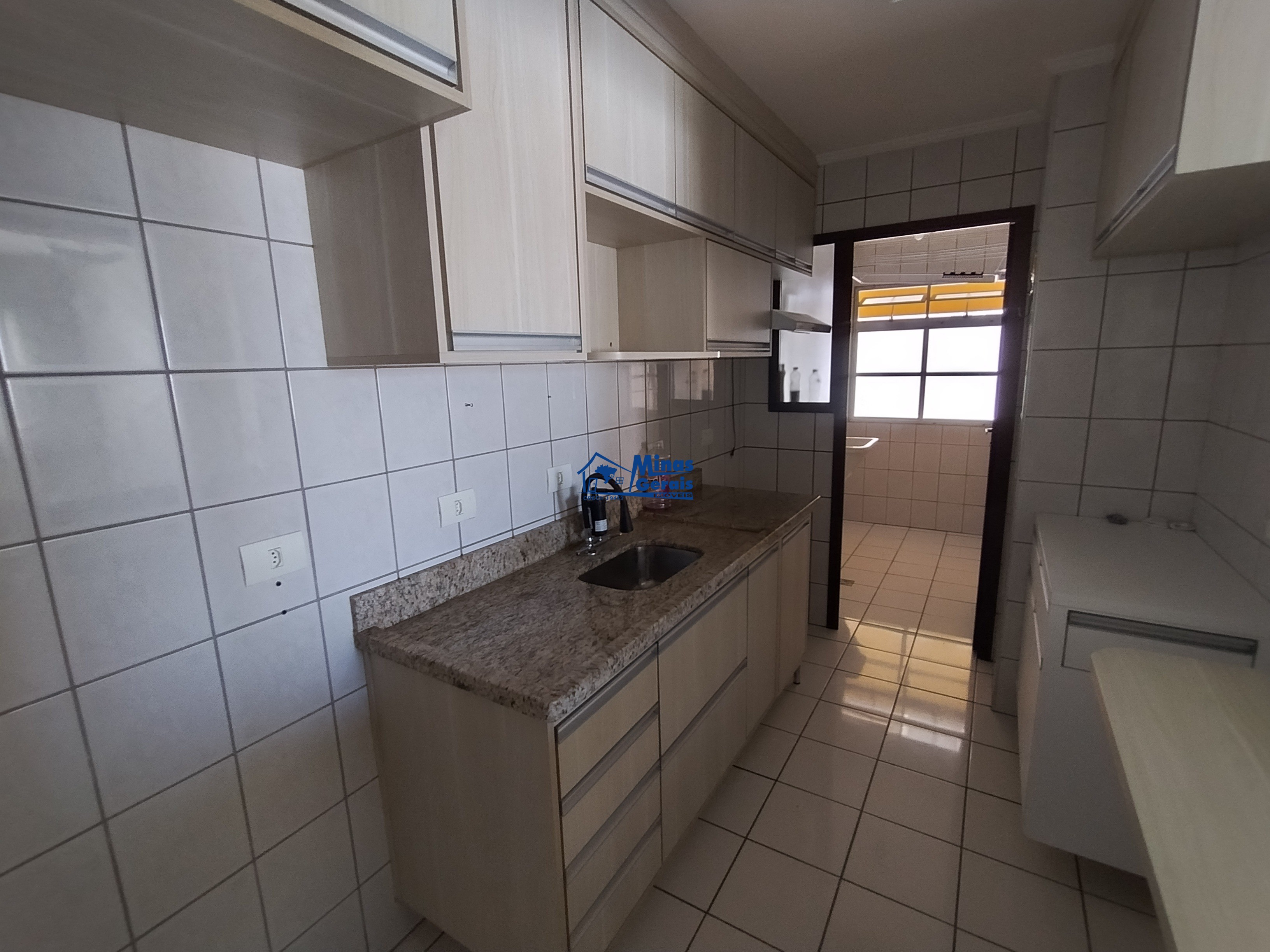 Apartamento para alugar com 3 quartos, 75m² - Foto 9