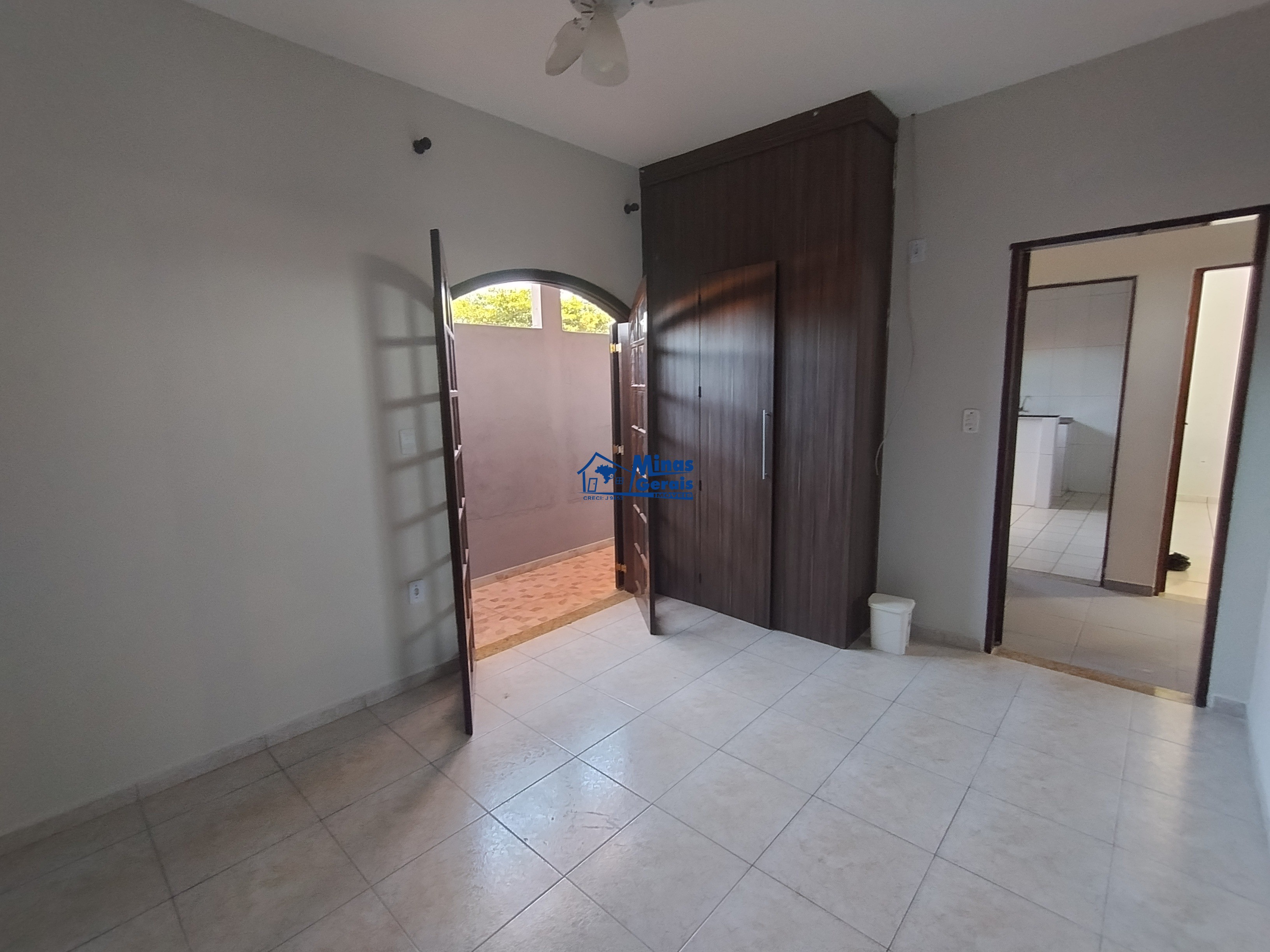 Casa para alugar com 2 quartos, 60m² - Foto 12