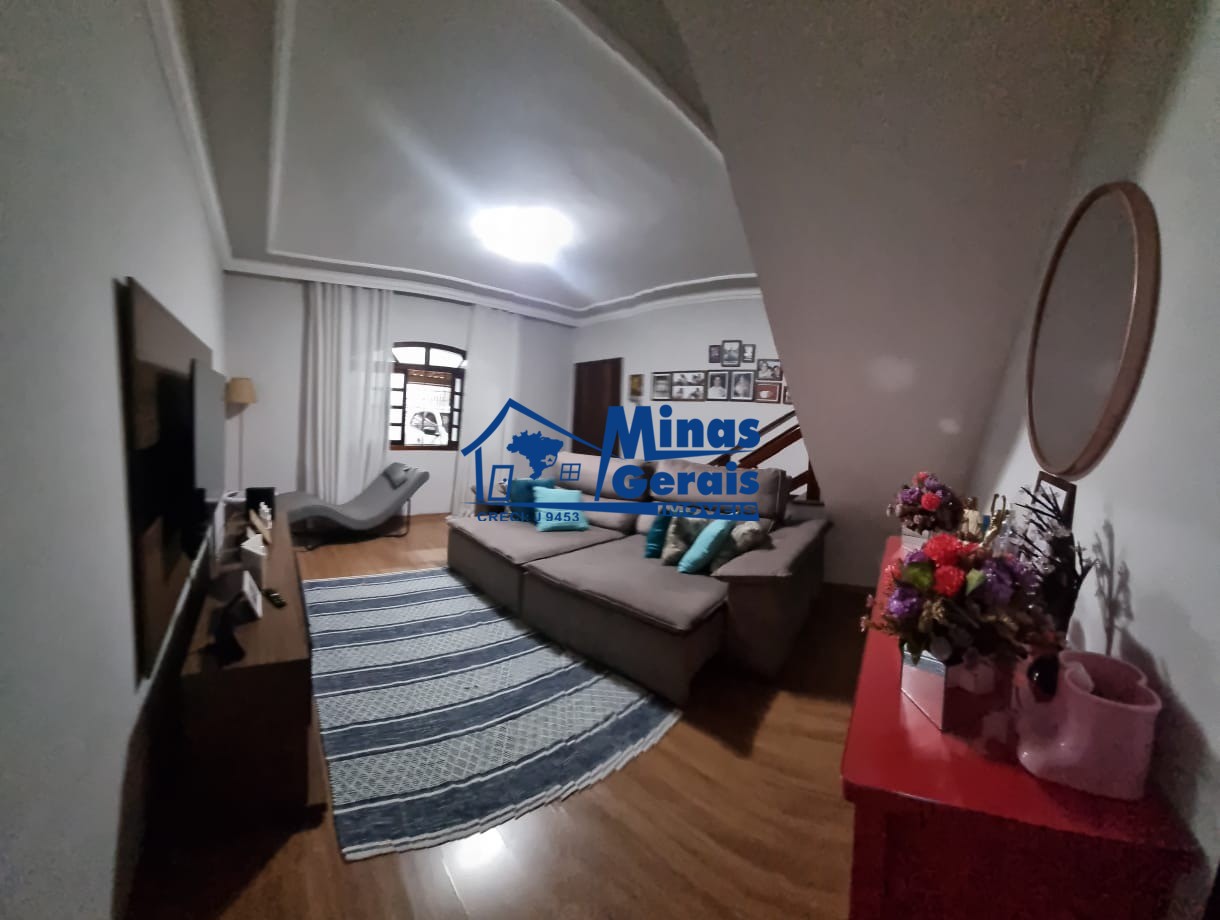 Casa à venda com 3 quartos, 99m² - Foto 1