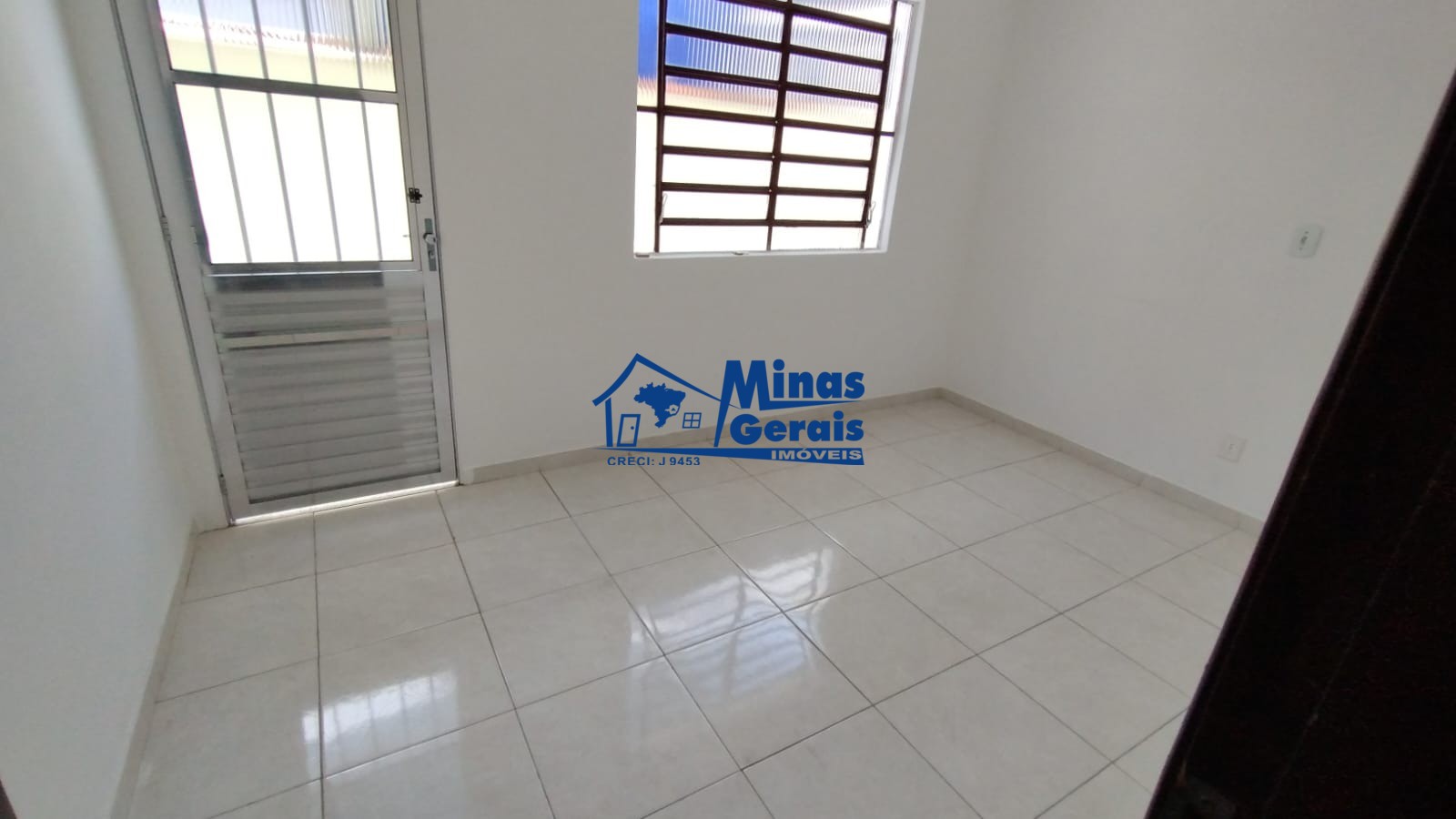 Casa para alugar com 8 quartos, 387m² - Foto 11