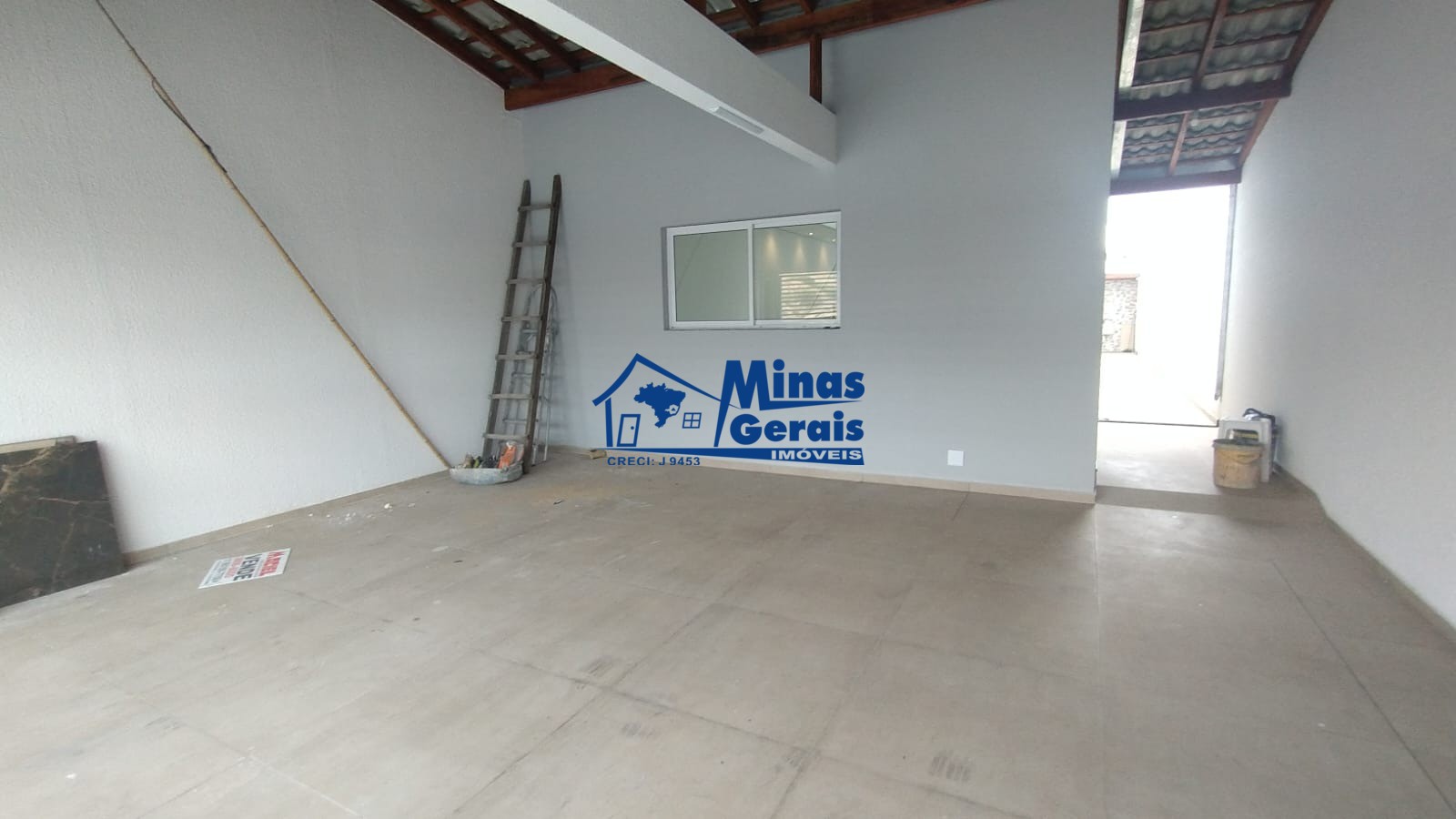 Casa à venda com 4 quartos, 170m² - Foto 2