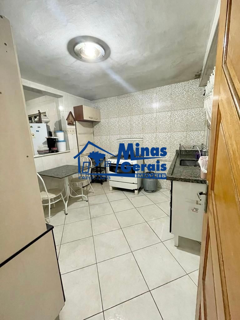 Casa à venda com 3 quartos, 209m² - Foto 5