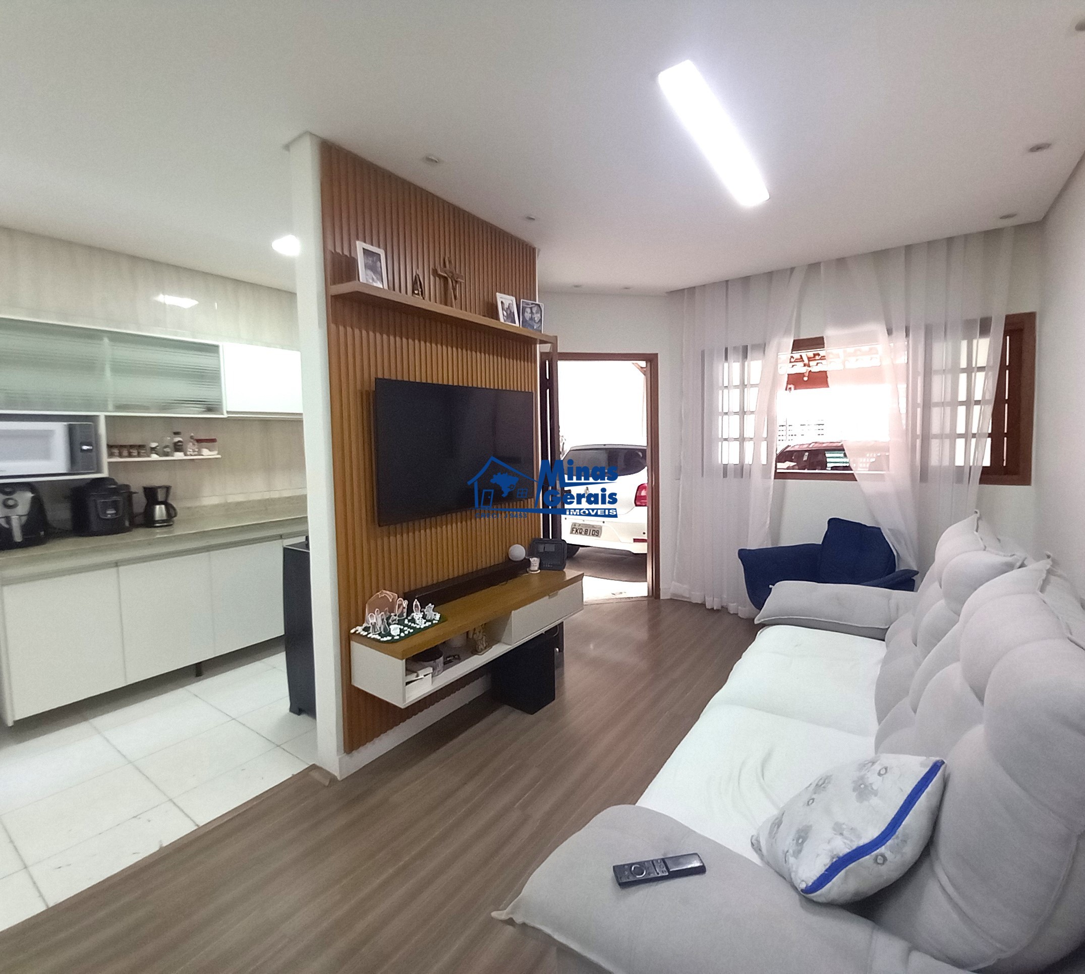 Casa à venda com 3 quartos, 72m² - Foto 1