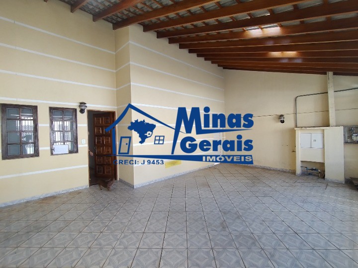 Casa para alugar com 3 quartos, 75m² - Foto 1