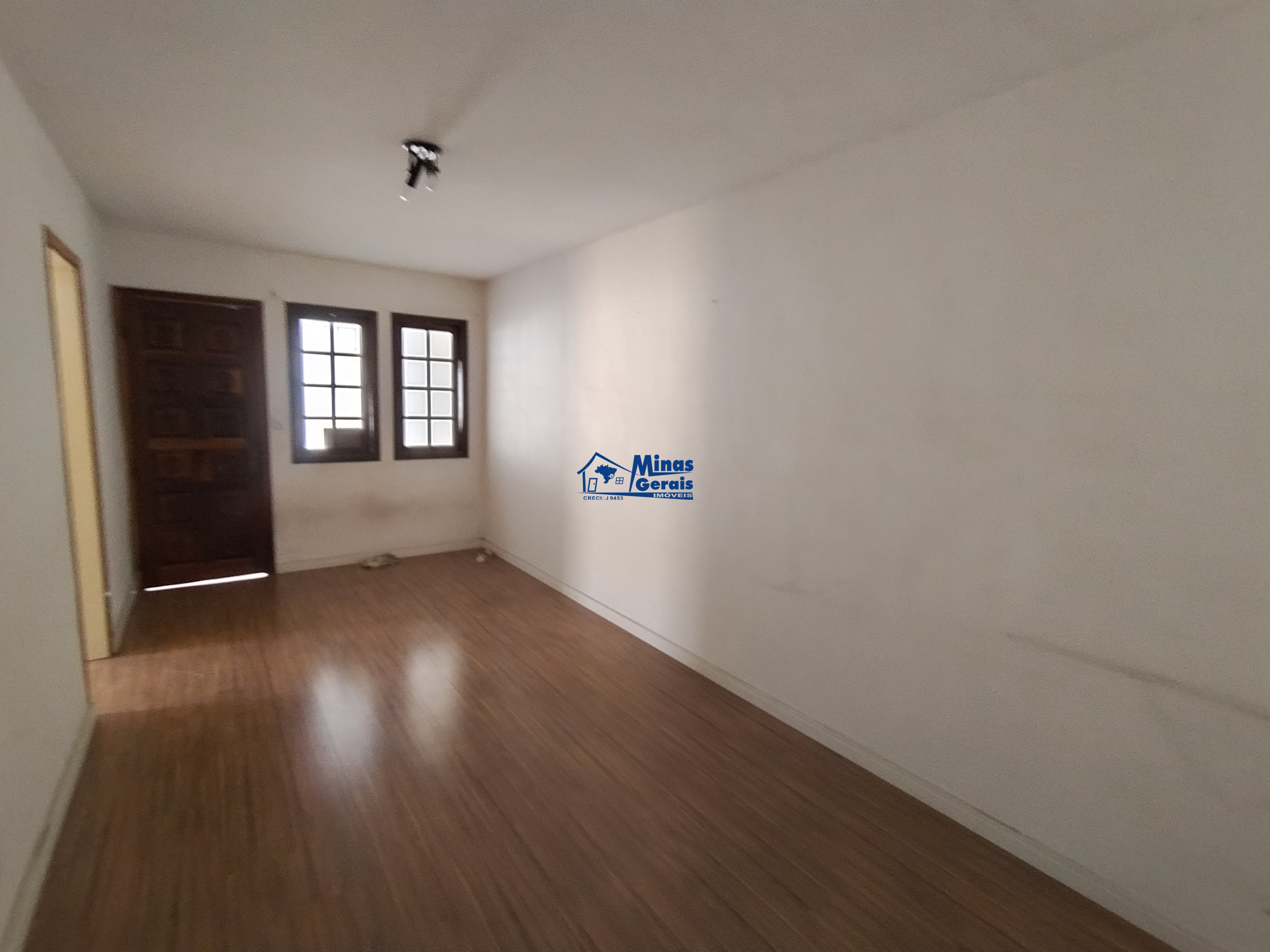 Casa para alugar com 3 quartos, 75m² - Foto 3