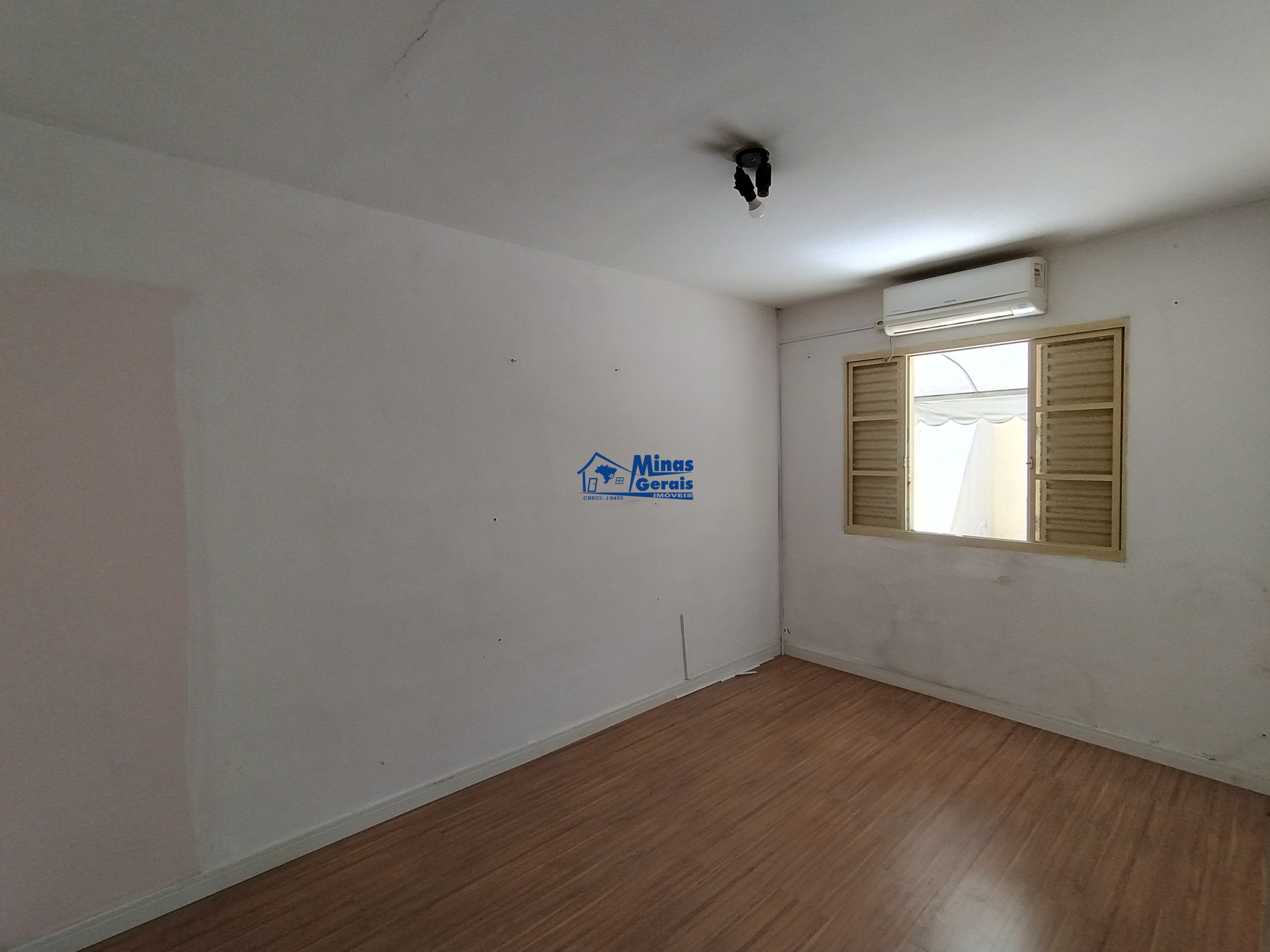 Casa para alugar com 3 quartos, 75m² - Foto 13