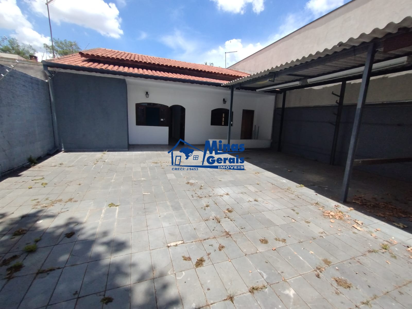 Casa à venda com 2 quartos, 172m² - Foto 1