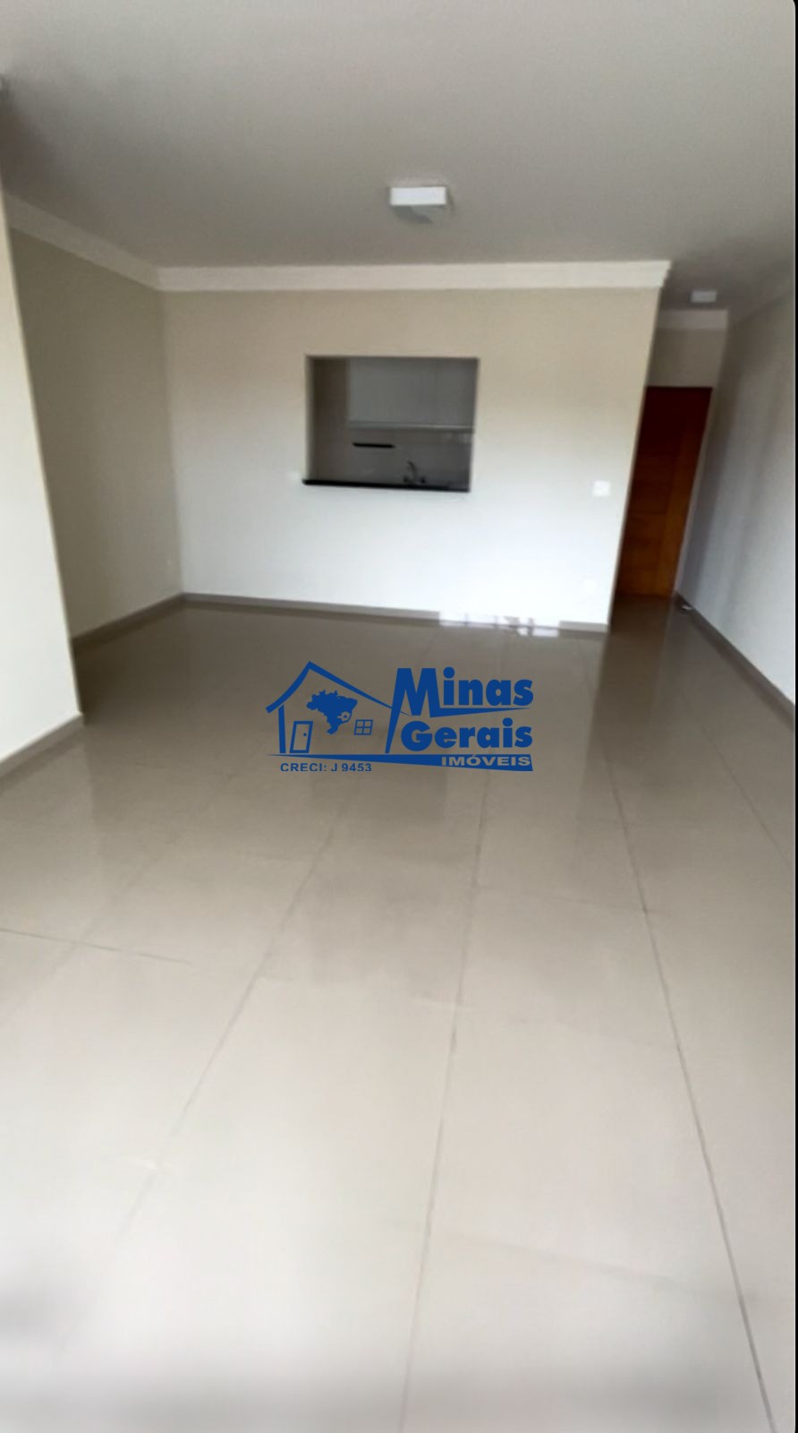 Apartamento à venda com 3 quartos, 125m² - Foto 2