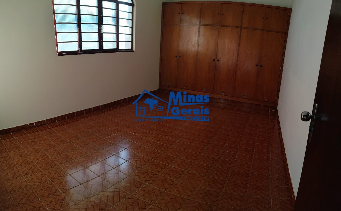 Casa para alugar com 8 quartos, 387m² - Foto 28