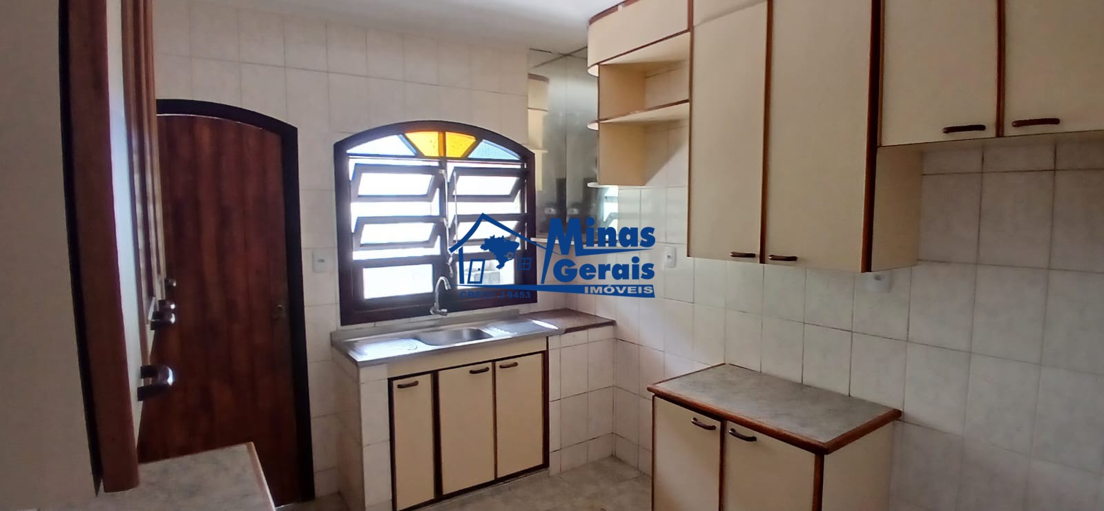 Casa para alugar com 4 quartos, 203m² - Foto 11