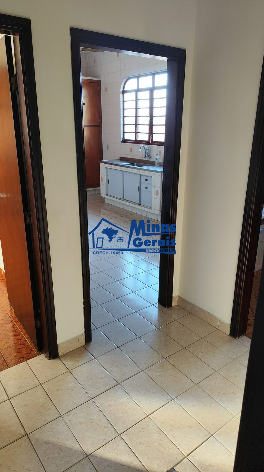 Casa para alugar com 8 quartos, 387m² - Foto 26