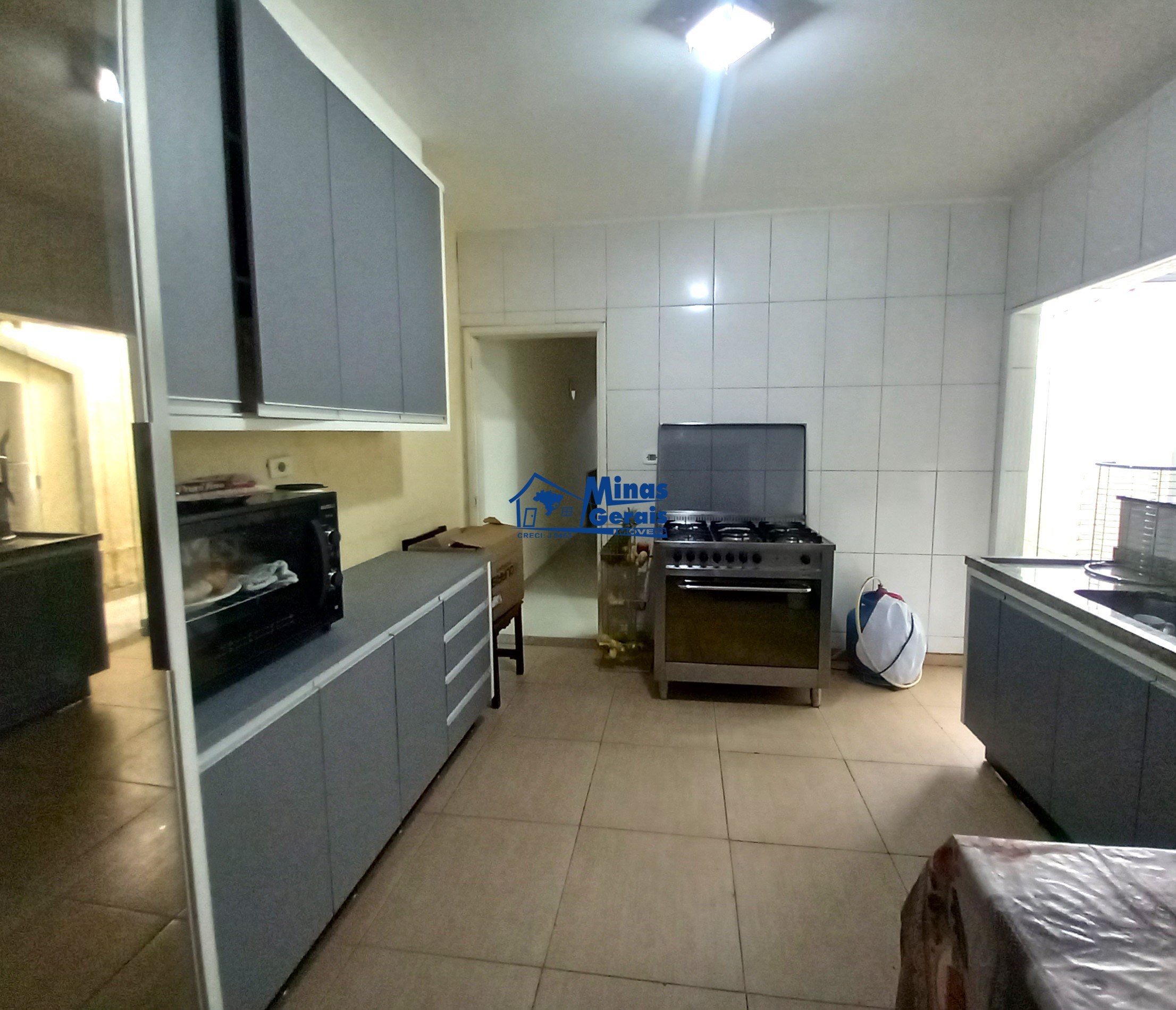 Casa para alugar com 3 quartos, 130m² - Foto 10