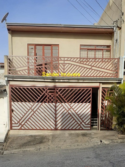 Casa à venda com 4 quartos, 250m² - Foto 1