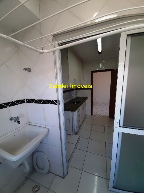 Apartamento para alugar com 2 quartos, 62m² - Foto 11