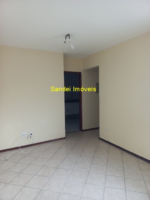 Apartamento para alugar com 2 quartos, 60m² - Foto 2