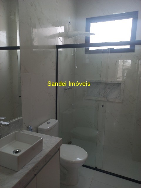 Casa de Condomínio para alugar com 3 quartos, 240m² - Foto 10