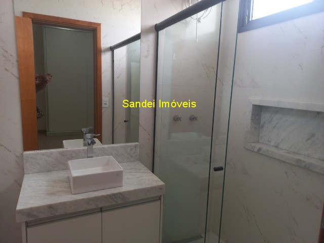 Casa de Condomínio para alugar com 3 quartos, 240m² - Foto 7