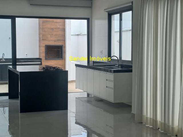 Casa de Condomínio para alugar com 3 quartos, 240m² - Foto 15