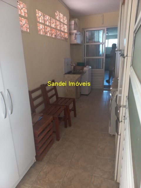 Casa à venda com 4 quartos, 220m² - Foto 11