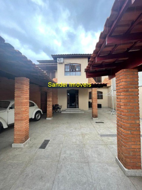 Casa à venda com 2 quartos, 140m² - Foto 2