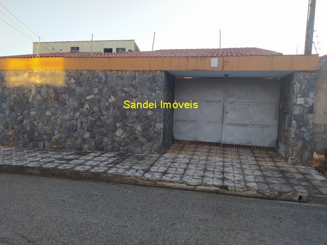 Casa à venda com 3 quartos, 100m² - Foto 1