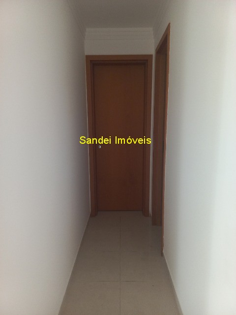 Apartamento para alugar com 3 quartos, 225m² - Foto 43