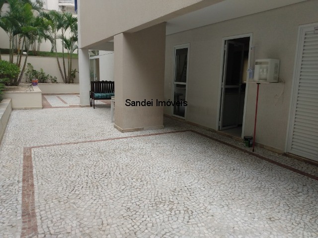 Apartamento para alugar com 3 quartos, 225m² - Foto 9