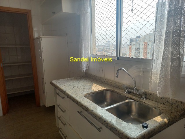 Apartamento para alugar com 3 quartos, 225m² - Foto 24