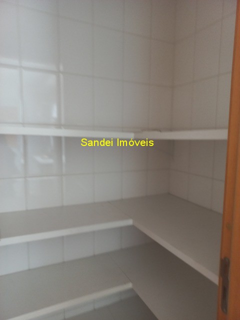 Apartamento para alugar com 3 quartos, 225m² - Foto 26