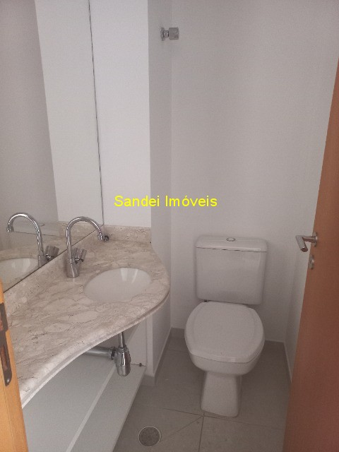 Apartamento para alugar com 3 quartos, 225m² - Foto 45