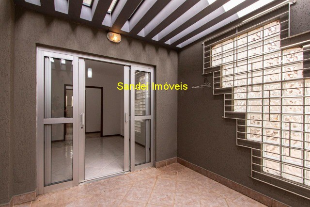 Casa para alugar com 3 quartos, 420m² - Foto 9