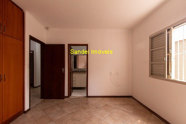 Casa para alugar com 3 quartos, 420m² - Foto 18