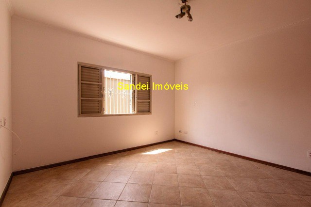 Casa para alugar com 3 quartos, 420m² - Foto 20