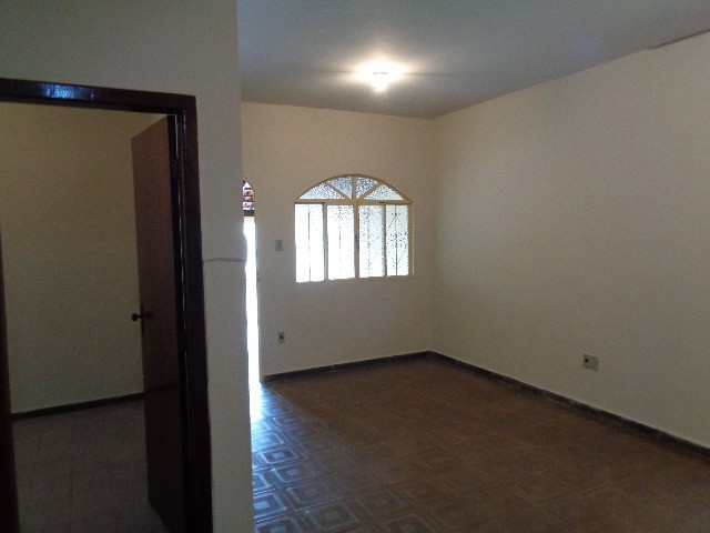 Casa, 3 quartos, 215 m² - Foto 2