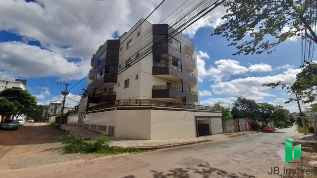 Apartamento à venda com 2 quartos, 69m² - Foto 2