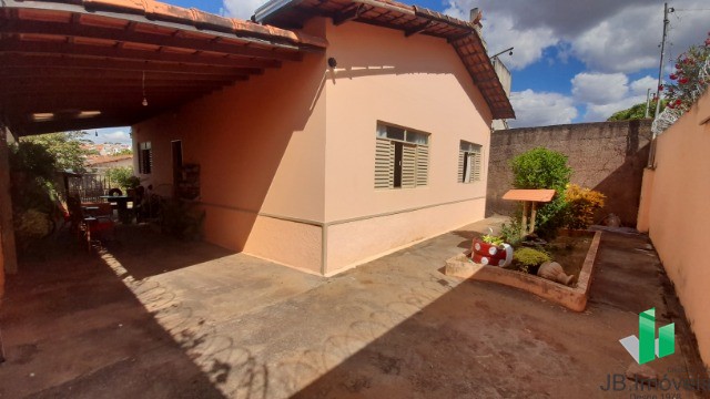 Casa à venda com 3 quartos - Foto 2