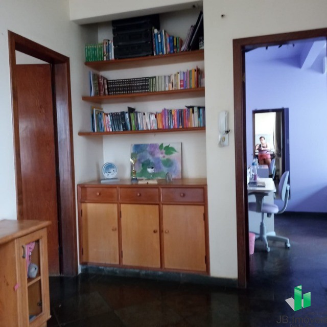 Casa à venda com 4 quartos, 360m² - Foto 25