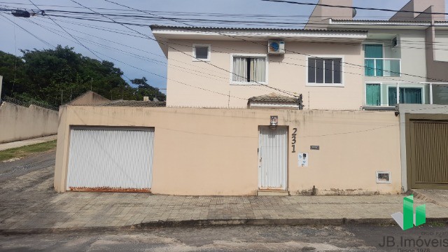 Casa à venda com 4 quartos, 300m² - Foto 1