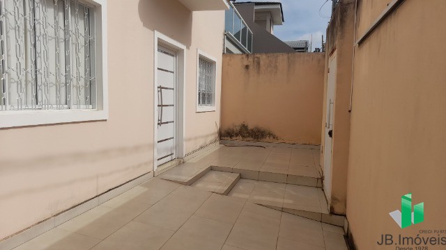 Casa à venda com 4 quartos, 300m² - Foto 3