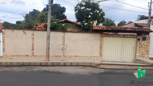 Casa à venda com 4 quartos - Foto 1