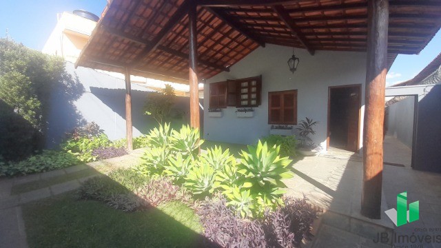 Casa à venda com 3 quartos, 300m² - Foto 2