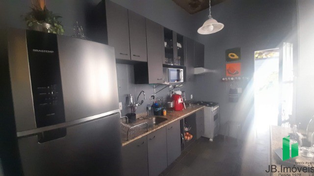 Casa à venda com 3 quartos, 300m² - Foto 13