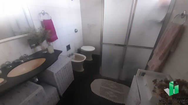 Casa à venda com 3 quartos, 300m² - Foto 10