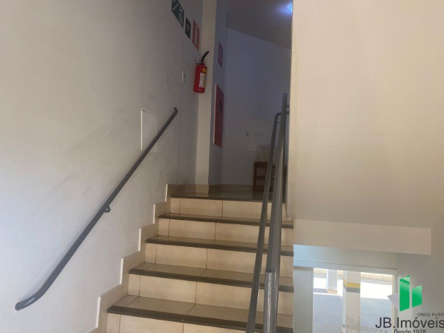 Apartamento à venda com 3 quartos, 85m² - Foto 2