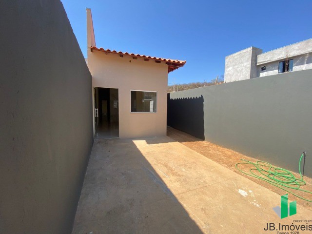 Casa à venda com 3 quartos - Foto 1